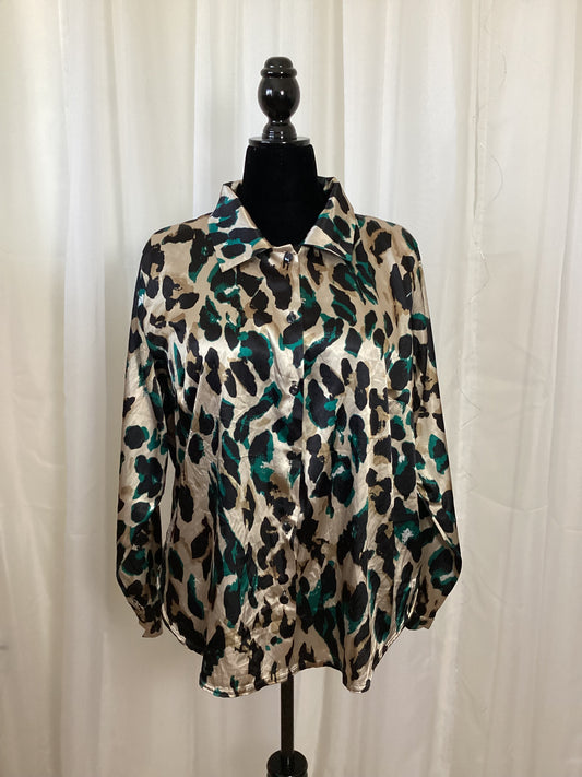 Animal Print Button up top - L