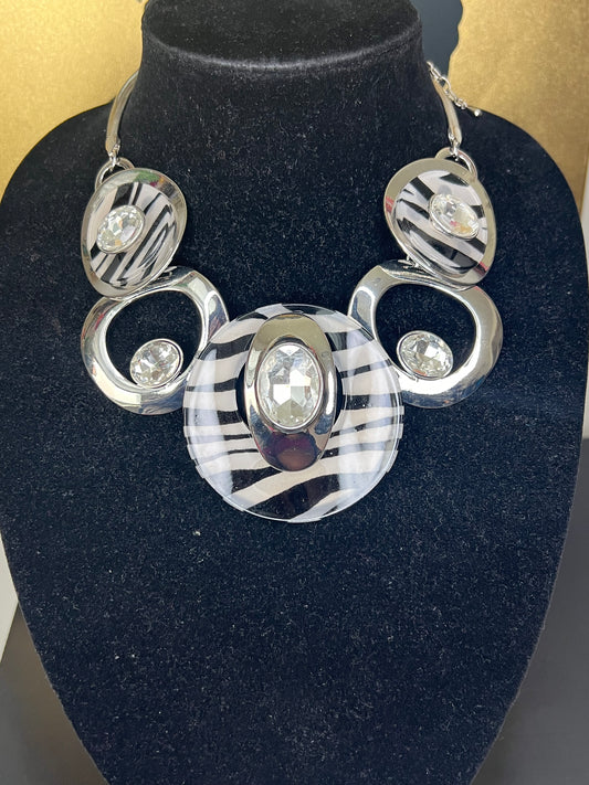 Abstract Necklace Set
